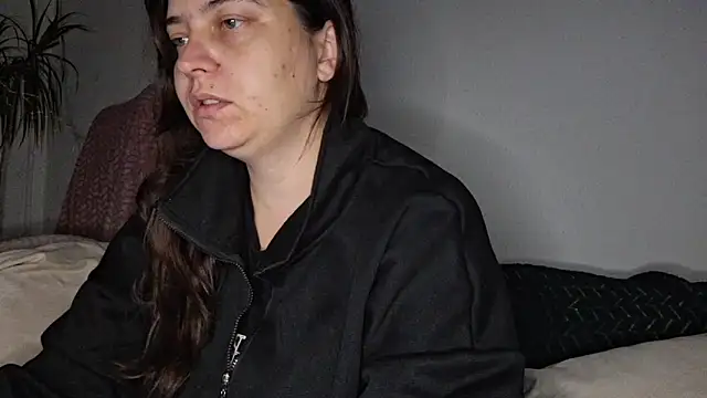 Snapshot of Cyndee_Winter chatting on October 16, 2025, 6:05 pm Cyndee Winter online show from October 16, 2025, 6:05 pm