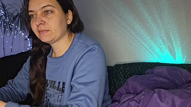 Snapshot of Cyndee_Winter chatting on November 13, 2025, 5:28 pm Cyndee Winter online show from November 13, 2025, 5:28 pm