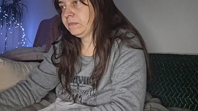 Snapshot of Cyndee_Winter chatting on October 20, 2025, 4:40 pm Cyndee Winter online show from October 20, 2025, 4:40 pm