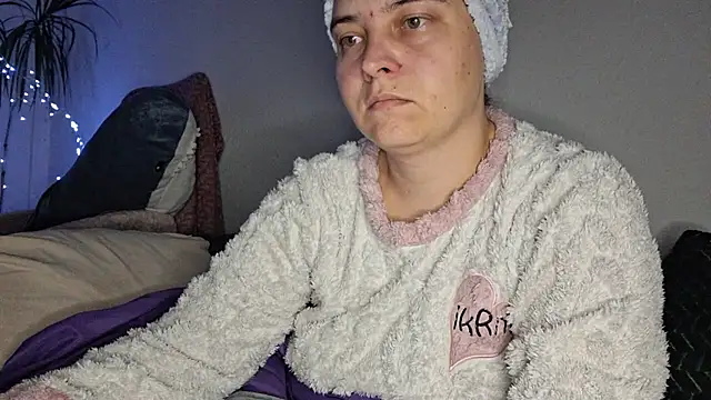 Snapshot of Cyndee_Winter chatting on November 3, 2025, 7:50 pm Cyndee Winter online show from November 3, 2025, 7:50 pm