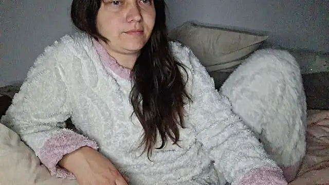 Snapshot of Cyndee_Winter chatting on September 28, 2025, 7:54 pm Cyndee Winter online show from September 28, 2025, 7:54 pm