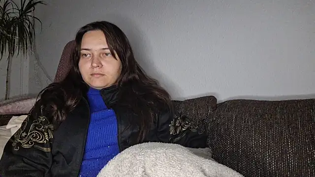 Snapshot of Cyndee_Winter chatting on October 17, 2025, 5:15 pm Cyndee Winter online show from October 17, 2025, 5:15 pm