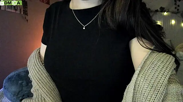 Snapshot of Anisawithlove chatting on October 19, 2025, 10:29 am Anisawithlove online show from October 19, 2025, 10:29 am