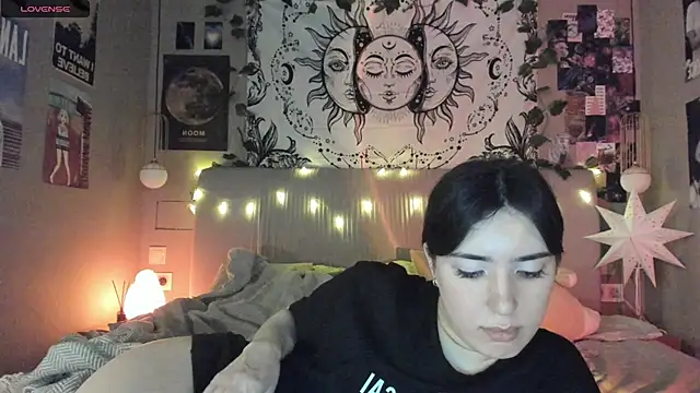 Anisawithlove online show from February 6, 2025, 10:32 pm