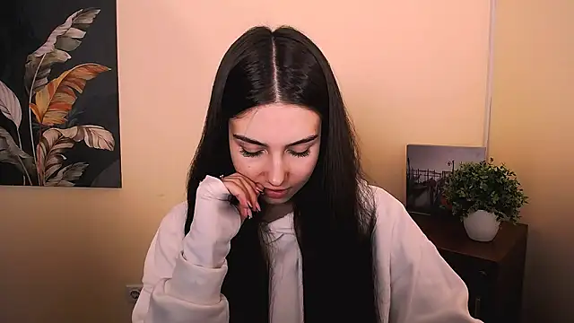 Lili magic online show from September 18, 2025, 12:30 pm