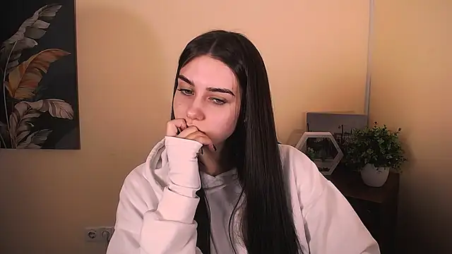 Lili magic online show from October 14, 2025, 2:39 pm