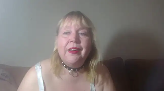 Snapshot of Blasflittchen chatting on January 10, 2025, 7:21 pm Blasflittchen online show from January 10, 2025, 7:21 pm