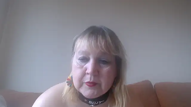 Snapshot of Blasflittchen chatting on February 14, 2025, 2:54 pm Blasflittchen online show from February 14, 2025, 2:54 pm