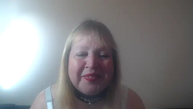 Snapshot of Blasflittchen chatting on March 21, 2025, 3:35 pm Blasflittchen online show from March 21, 2025, 3:35 pm