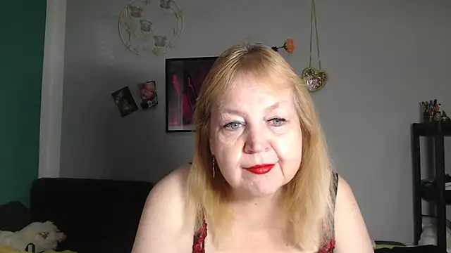Snapshot of Blasflittchen chatting on April 18, 2026, 2:08 pm Blasflittchen online show from April 18, 2026, 2:08 pm