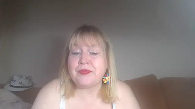 Snapshot of Blasflittchen chatting on January 29, 2025, 2:32 pm Blasflittchen online show from January 29, 2025, 2:32 pm