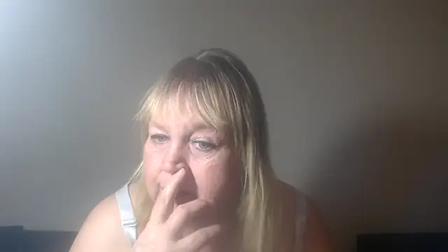 Snapshot of Blasflittchen chatting on March 11, 2025, 6:52 pm Blasflittchen online show from March 11, 2025, 6:52 pm