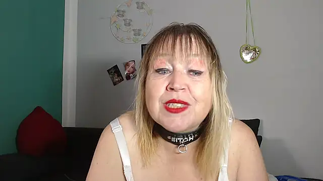 Snapshot of Blasflittchen chatting on September 13, 2025, 12:49 pm Blasflittchen online show from September 13, 2025, 12:49 pm