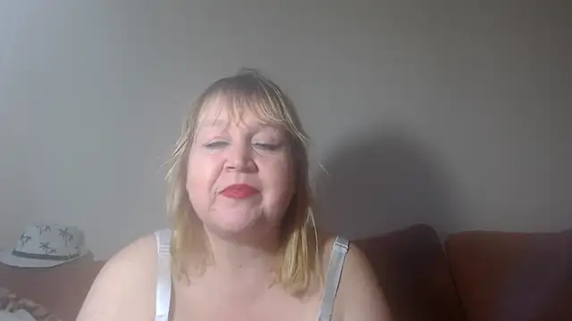 Snapshot of Blasflittchen chatting on January 24, 2025, 3:02 pm Blasflittchen online show from January 24, 2025, 3:02 pm