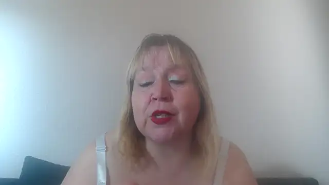 Snapshot of Blasflittchen chatting on March 12, 2025, 2:12 pm Blasflittchen online show from March 12, 2025, 2:12 pm