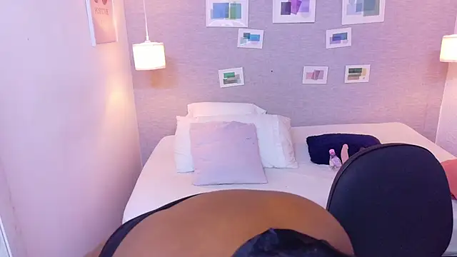 kiara evanss online show from April 6, 2026, 11:28 pm