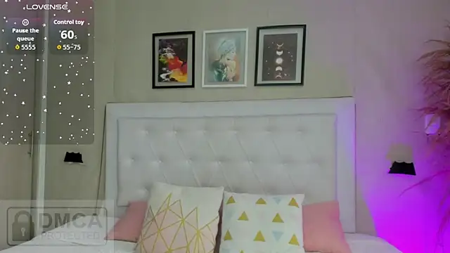 emma  smith1 online show from April 8, 2026, 12:28 pm