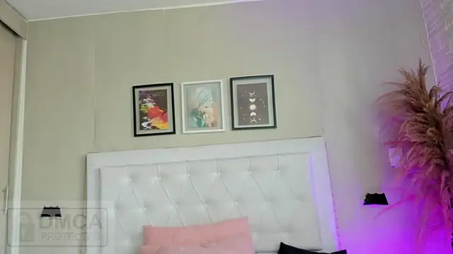 emma  smith1 online show from March 19, 2026, 12:38 pm