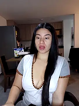 Snapshot of tara20_ chatting on October 12, 2025, 10:33 pm tara20 online show from October 12, 2025, 10:33 pm