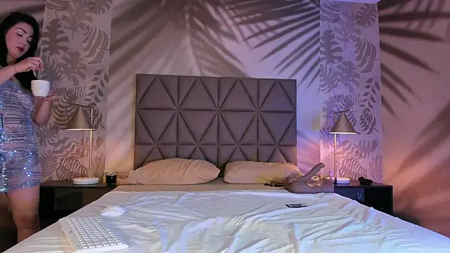 LIAH IZUMI online show from February 21, 2026, 1:24 pm