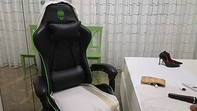   Nina online show from September 19, 2025, 12:20 pm