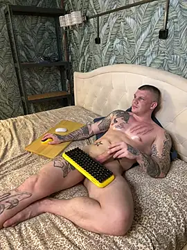 MrrKray online show from February 22, 2025, 5:46 pm