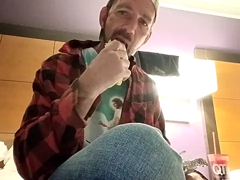 Treemandude online show from October 20, 2025, 4:51 pm