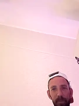 Treemandude online show from October 10, 2025, 8:37 am