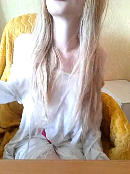 Snapshot of Elza_kom chatting on September 11, 2025, 4:45 am Elza kom online show from September 11, 2025, 4:45 am