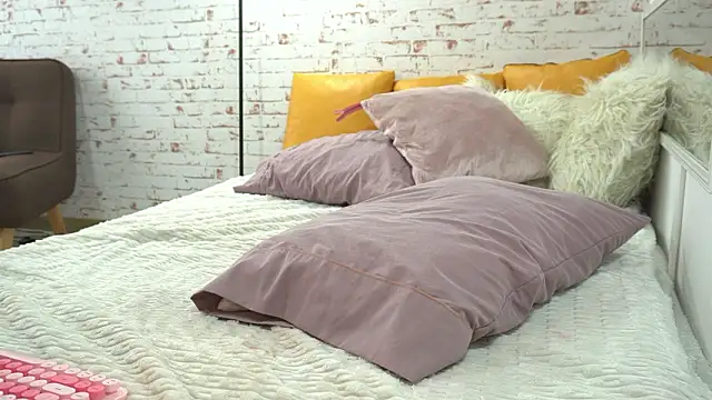 Snapshot of Sofhia_cruz chatting on February 27, 2026, 7:46 pm Sofhia cruz online show from February 27, 2026, 7:46 pm