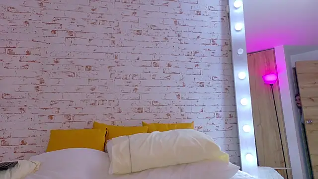 Snapshot of Sofhia_cruz chatting on October 18, 2025, 3:52 am Sofhia cruz online show from October 18, 2025, 3:52 am