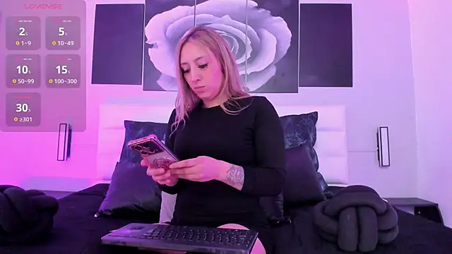 Snapshot of isabella_simons chatting on September 23, 2025, 3:24 am isabella simons online show from September 23, 2025, 3:24 am