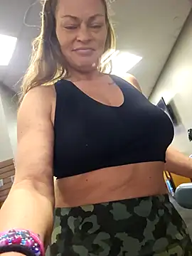 Snapshot of Erotic_and_Exotic chatting on February 26, 2025, 6:26 pm Erotic and Exotic online show from February 26, 2025, 6:26 pm