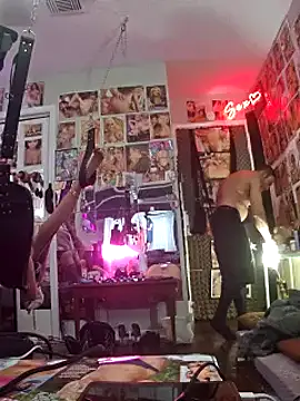 Snapshot of luvs2cumm69 chatting on March 22, 2025, 5:06 am luvs2cumm69 online show from March 22, 2025, 5:06 am