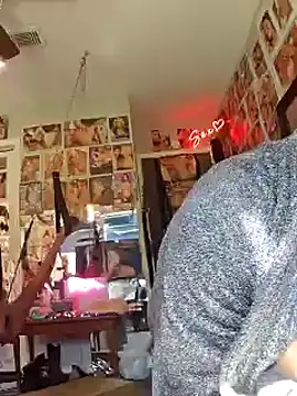 Snapshot of luvs2cumm69 chatting on February 25, 2025, 5:08 pm luvs2cumm69 online show from February 25, 2025, 5:08 pm