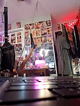 Snapshot of luvs2cumm69 chatting on February 26, 2025, 1:14 am luvs2cumm69 online show from February 26, 2025, 1:14 am