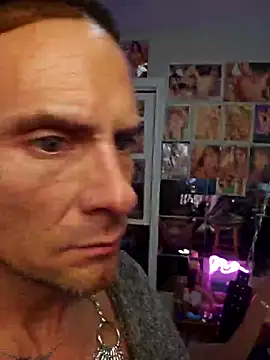 Snapshot of luvs2cumm69 chatting on March 9, 2025, 8:29 am luvs2cumm69 online show from March 9, 2025, 8:29 am