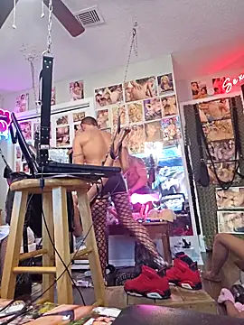 Snapshot of luvs2cumm69 chatting on February 20, 2025, 9:20 pm luvs2cumm69 online show from February 20, 2025, 9:20 pm