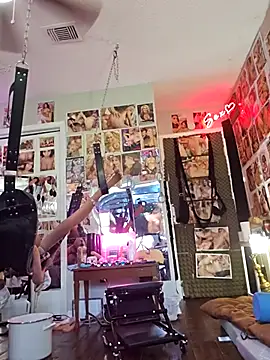 Snapshot of luvs2cumm69 chatting on March 19, 2025, 9:05 pm luvs2cumm69 online show from March 19, 2025, 9:05 pm