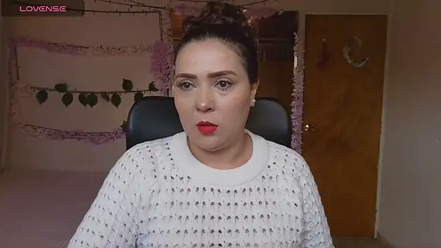 Snapshot of Sahory__ chatting on March 5, 2025, 8:10 pm Sahory   online show from March 5, 2025, 8:10 pm