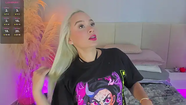 Snapshot of sofia_pamela chatting on September 26, 2025, 7:32 pm sofia pamela online show from September 26, 2025, 7:32 pm