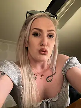 QueenOfFknBj online show from March 21, 2025, 7:13 pm