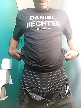 Ngamla123 online show from October 31, 2025, 5:59 am