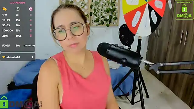 Snapshot of isa_loves_cum chatting on October 22, 2025, 7:02 pm isa loves cum online show from October 22, 2025, 7:02 pm