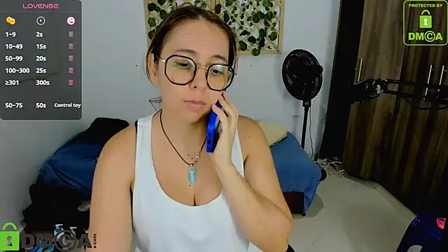 Snapshot of isa_loves_cum chatting on October 11, 2025, 2:12 am isa loves cum online show from October 11, 2025, 2:12 am