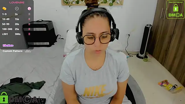 Snapshot of isa_loves_cum chatting on February 1, 2026, 11:36 pm isa loves cum online show from February 1, 2026, 11:36 pm