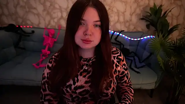 Snapshot of RosieMoons chatting on October 25, 2025, 7:14 pm RosieMoons online show from October 25, 2025, 7:14 pm