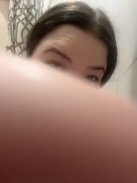 Snapshot of RosieMoons chatting on October 9, 2025, 6:25 am RosieMoons online show from October 9, 2025, 6:25 am