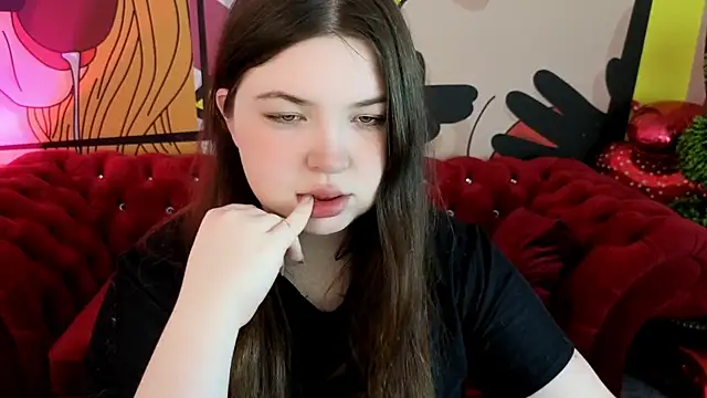 RosieMoons online show from April 15, 2026, 7:40 pm