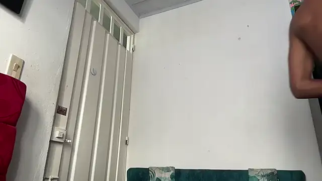 Snapshot of sexy_blacks_ chatting on October 16, 2025, 12:13 pm sexy blacks  online show from October 16, 2025, 12:13 pm